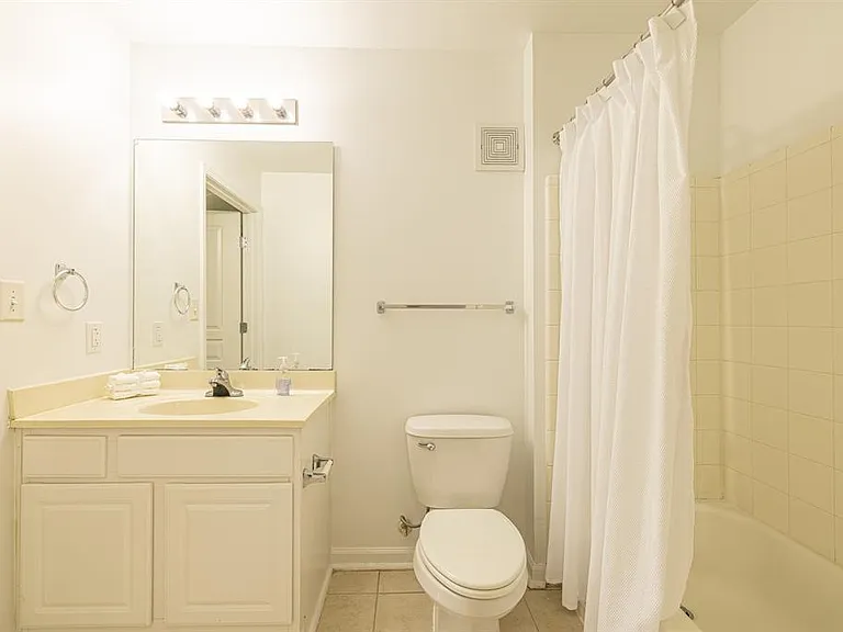 1725 Harvey Mitchell Pkwy S #1613 — Photo 15