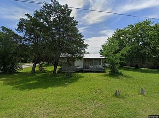 984 N Waco St, Giddings, TX 78942