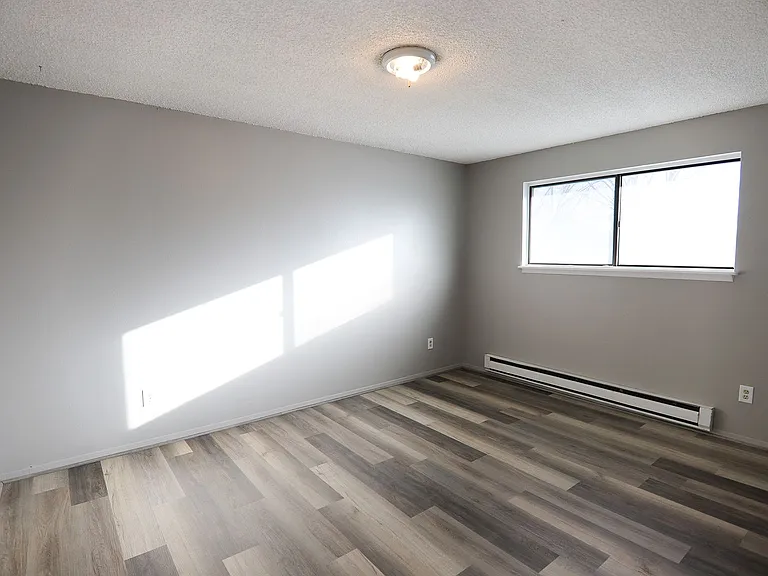 713 Halbert St — Photo 29