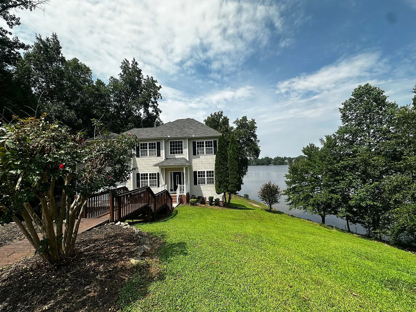 Dinwiddie 4BR — Photo 1