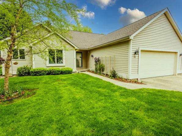 11 Oakdale Ln, Coldwater, MI 49036