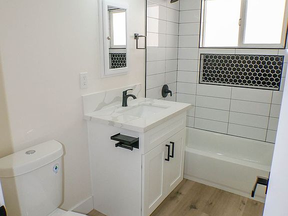 5th image of 4911-4917 Del Mar Ave #4915-1/2