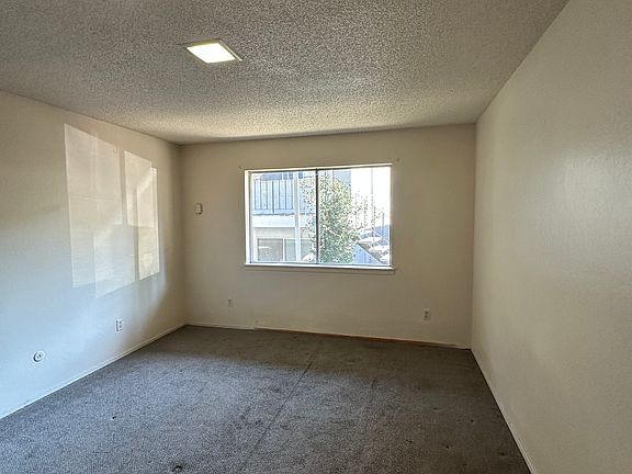 5th image of 310 S Auburn St APT 10