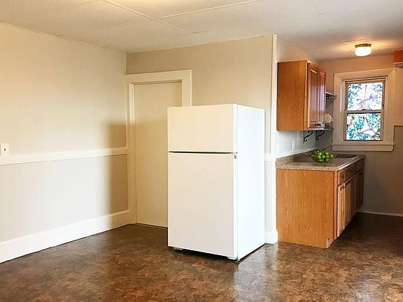 3rd image of 73 Campbell Ave APT 3