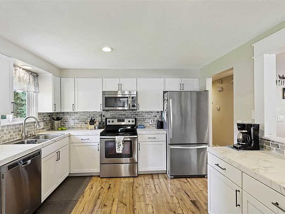 4th image of 2202 S Fawn Dr