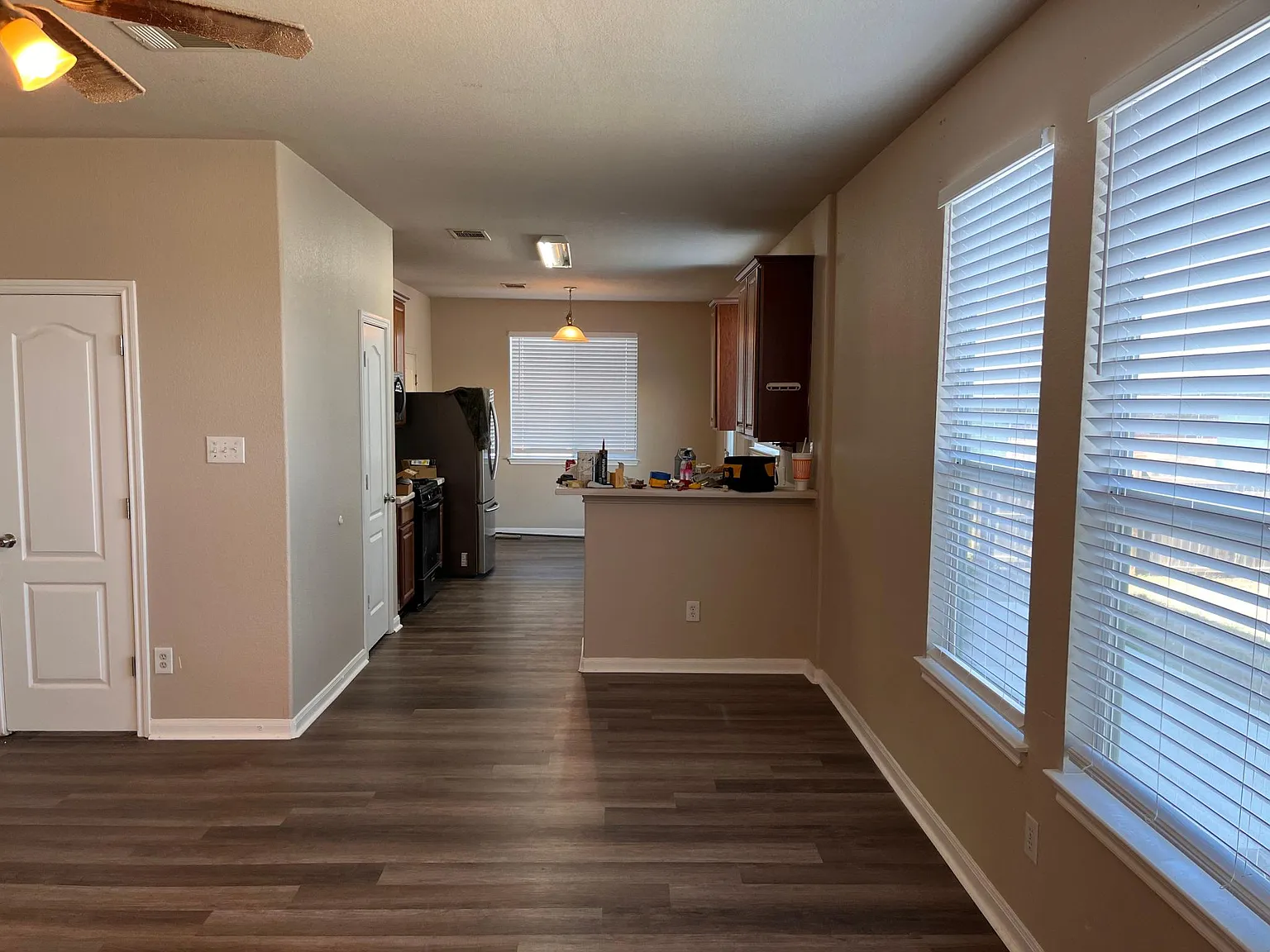 4 bed, 2.5 bath, 2277 sqft, $2,100 — Photo 4