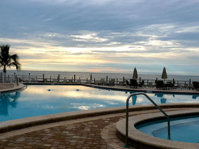 Swimming pool and jacuzzi