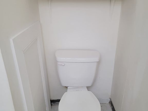 5th image of 119 Eno St