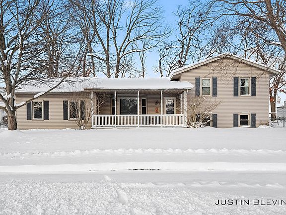 2nd image of 2155 Aaronsway Ct NE