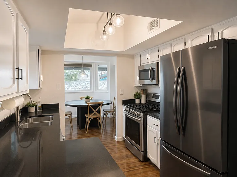 11400 Ed Merrins Dr — Photo 2