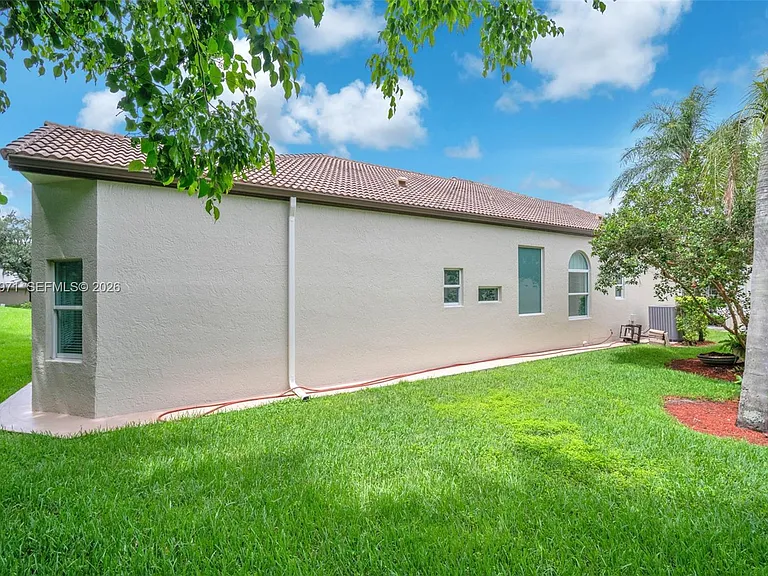 2163 Bay Ct — Photo 44