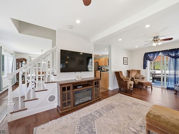 2nd image of 32 Pine Hill Rd
