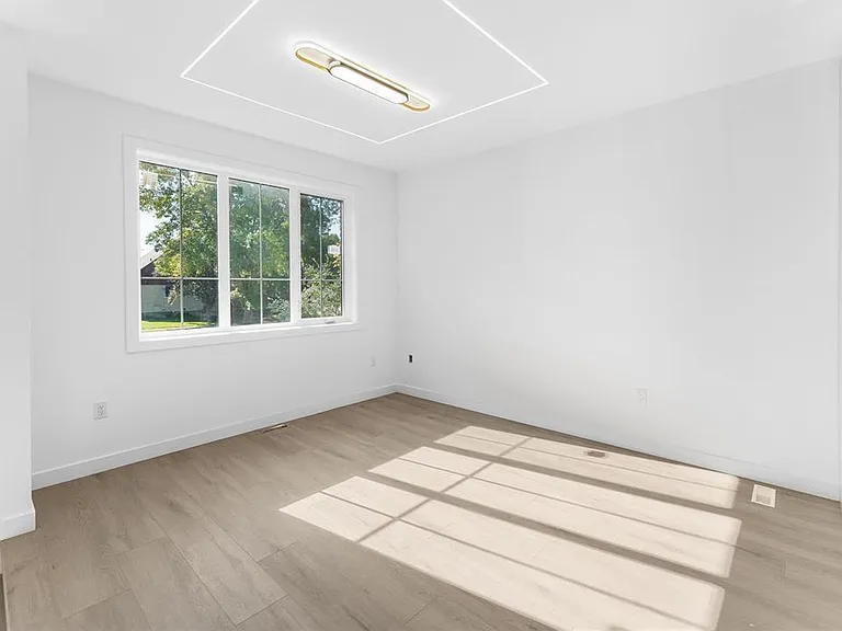 115 Blenheim Ave — Photo 12