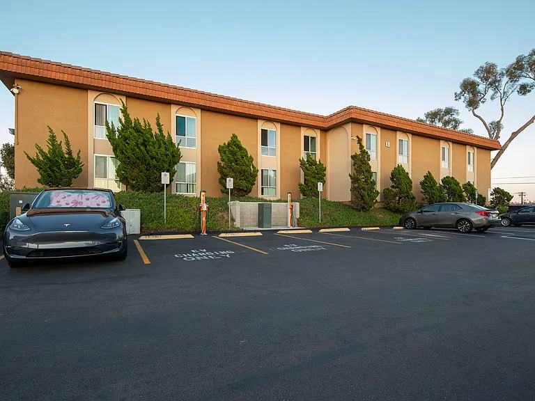 Volterra Apartments — Photo 54