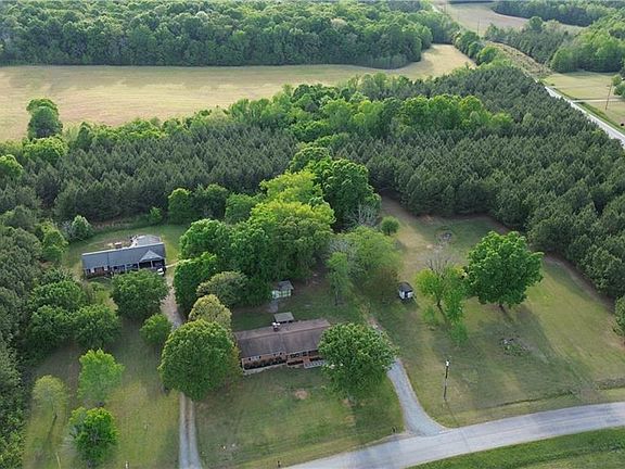2nd image of 136 Fuller Mill Rd S