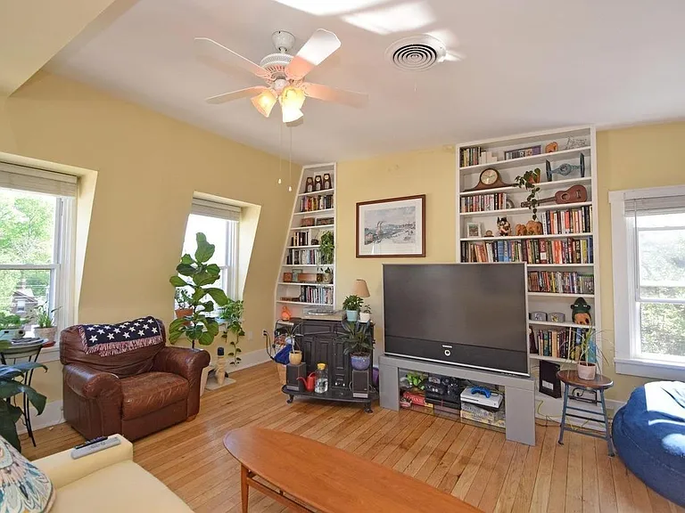 1009 Paradrome St #3 — Photo 6