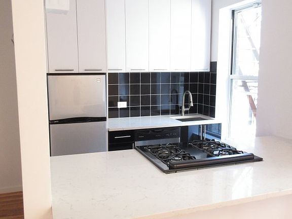 2nd image of 703 W 184th St APT 3D