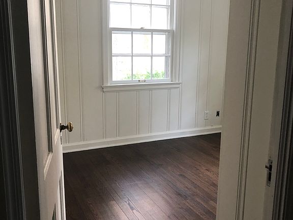 2nd image of 346 Woodland Dr SE