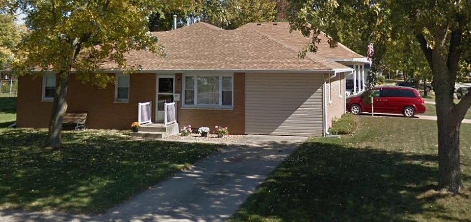1st image of 105 N Carico St
