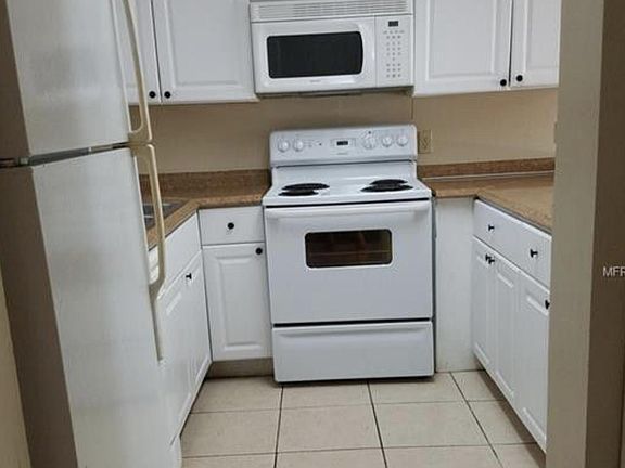 4th image of 5252 Tennis Court Cir