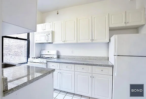 Rented by Bond New York | media 22