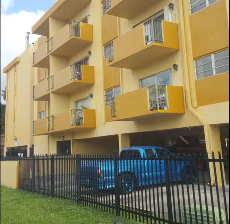 1st image of 300 NE 125th St APT 401