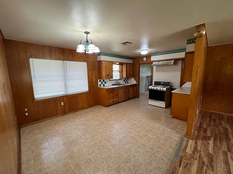 712 N Penelope St — Photo 14