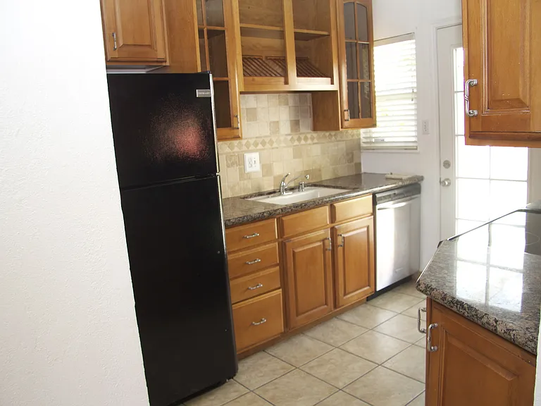 43293 Sweetwood St — Photo 3