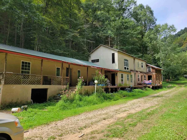 181 Roscoes Farm Ln, Creston, WV 26141