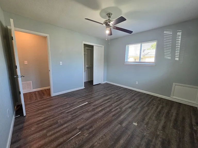 1115 E Parker St — Photo 18
