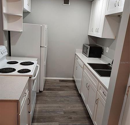 3rd image of 4411 Shady Terrace Ln APT 309