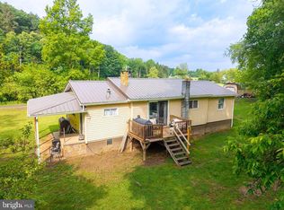 1222 Quaker Valley Rd, New Paris, PA 15554