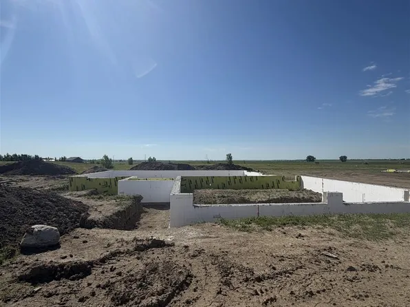 155 Mulberry Loop NE, Minot, ND 58703