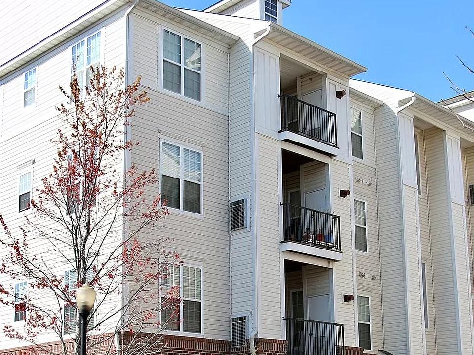 1st image of 21197 McFadden Sq Floor 3
