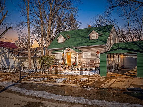 2nd image of 407 Merrill STREET