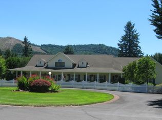 43794 Greenwood Village Dr, Leaburg, OR 97489