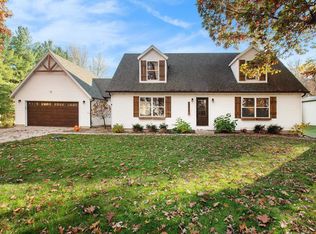 4687 E Woodland Acres Dr, Syracuse, IN 46567