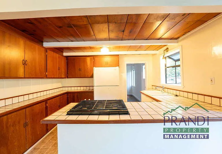 357 Forrest Ave — Photo 11