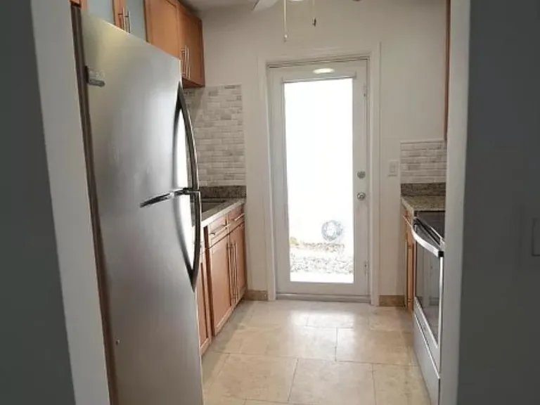 3721 NE 170th St #1 — Photo 31