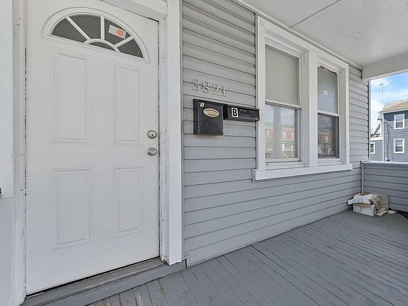 3rd image of 3821 Hayward Ave
