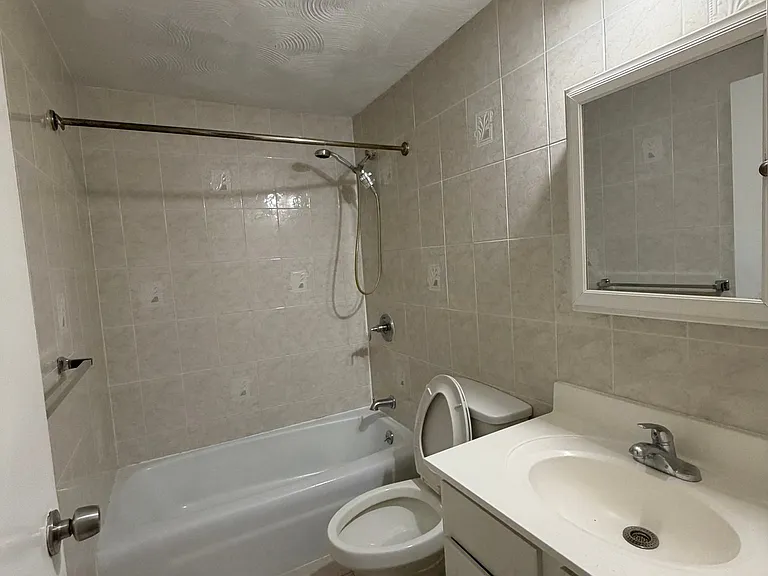 215 Winter St — Photo 7