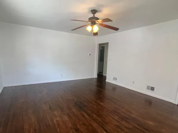 18 McKinley Pl, Bergenfield, NJ 07621