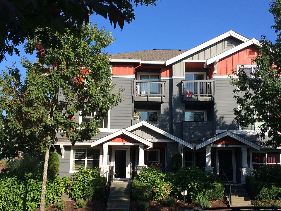 1st image of 1696 25th Ave NE Unit 201