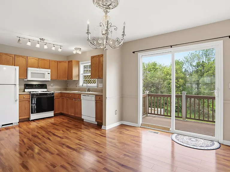 808 Marquette Dr — Photo 7