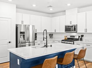 5403 Robinera Ct, Las Vegas, NV 89166