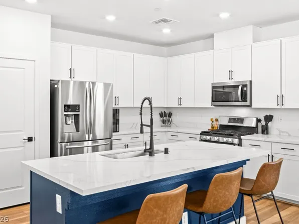 5403 Robinera Ct, Las Vegas, NV 89166