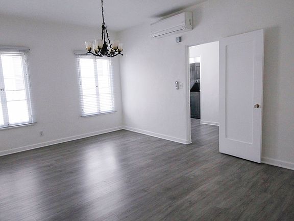 5th image of 750 S Detroit St APT 4