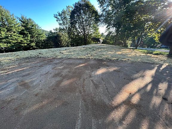 3rd image of 190 Longview Dr
