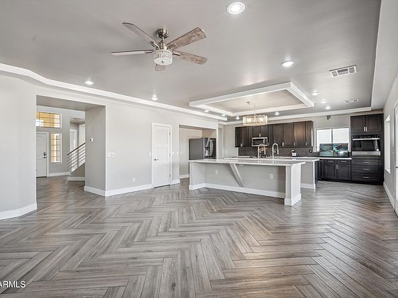 2nd image of 1712 E JOELLE Drive