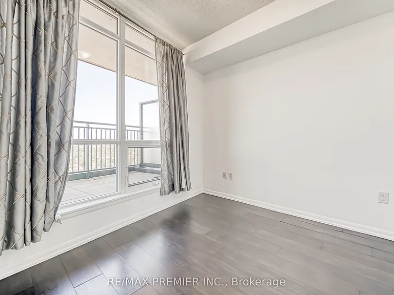 800 Lawrence Ave W #2013 — Photo 17